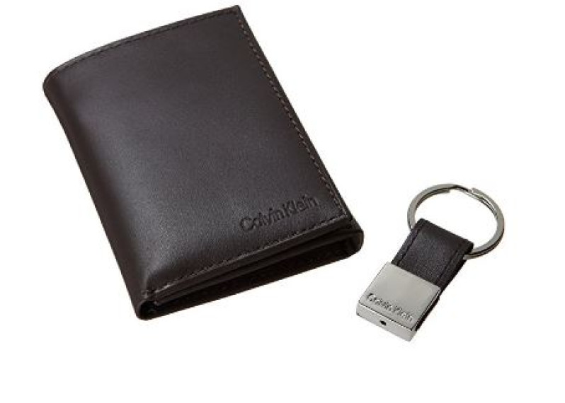 Pebble Leather Slim Trifold Wallet and Key Fob Set